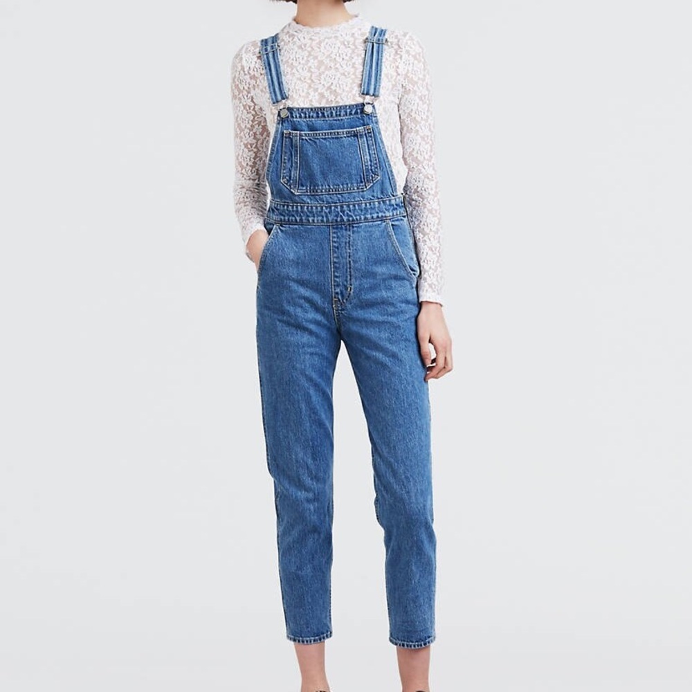 Levi’s mom overalls